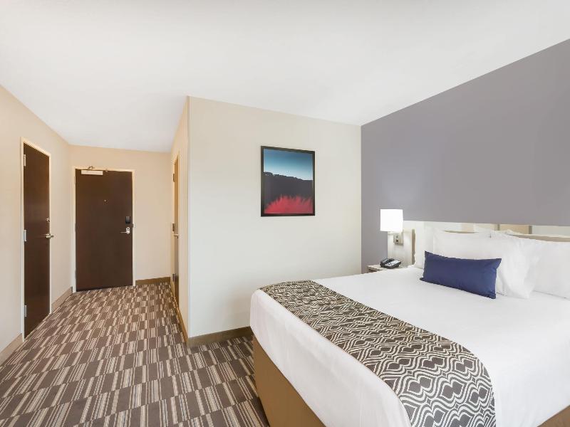 Microtel Inn & Suites By Wyndham Springville/Prov image