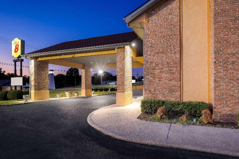 Super 8 by Wyndham Paragould image