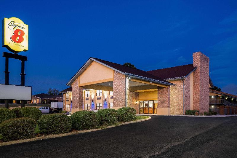 Super 8 by Wyndham Paragould image