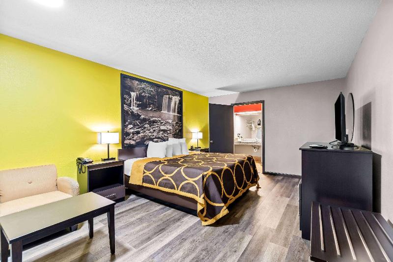 Super 8 by Wyndham Paragould image