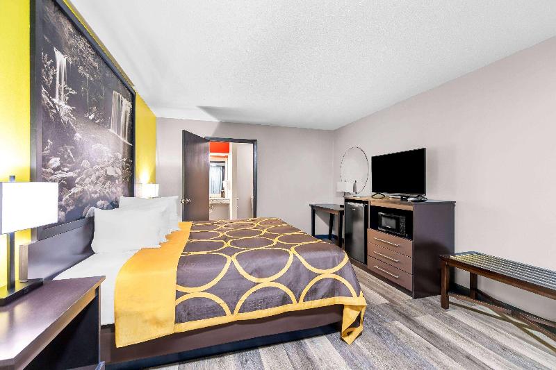 Super 8 by Wyndham Paragould image