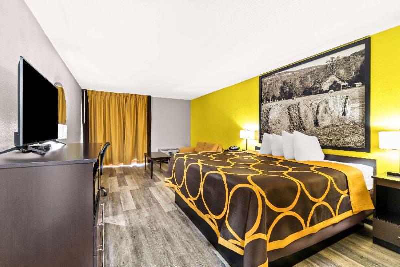 Super 8 by Wyndham Paragould image