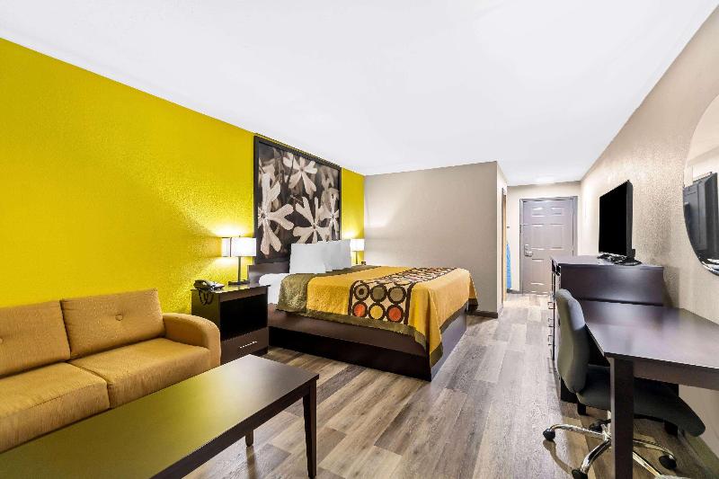 Super 8 by Wyndham Paragould image