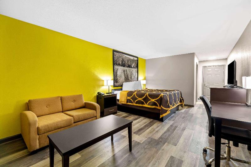 Super 8 by Wyndham Paragould image