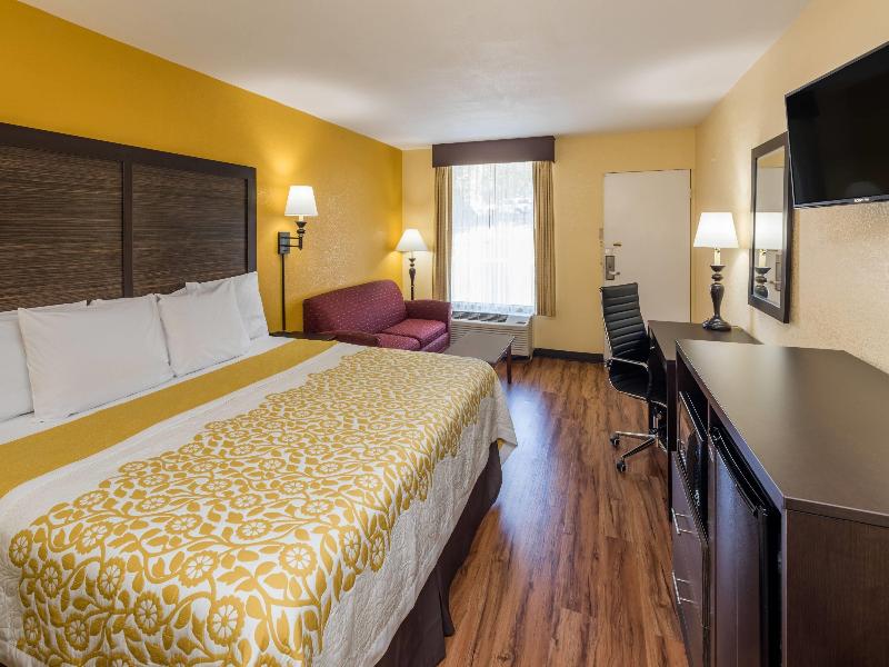 Days Inn by Wyndham Madison image 3