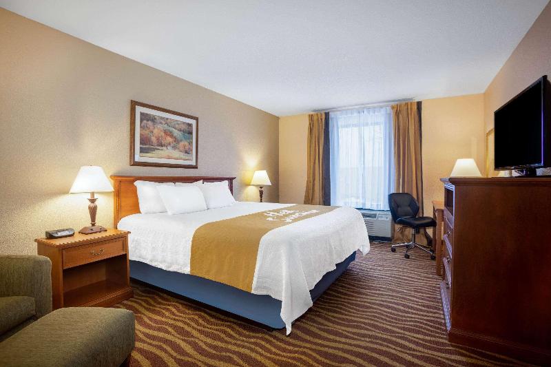Days Inn & Suites by Wyndham Cuba image