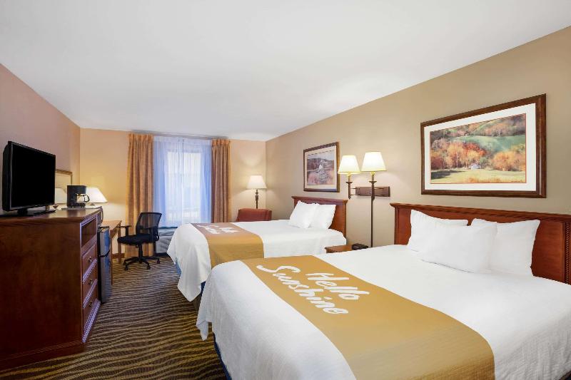 Days Inn & Suites by Wyndham Cuba image