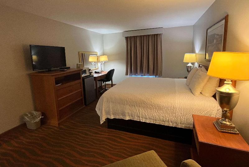 Days Inn & Suites by Wyndham Cuba image