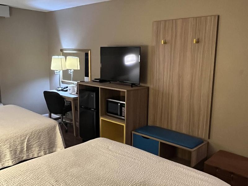 Days Inn & Suites by Wyndham Cuba image