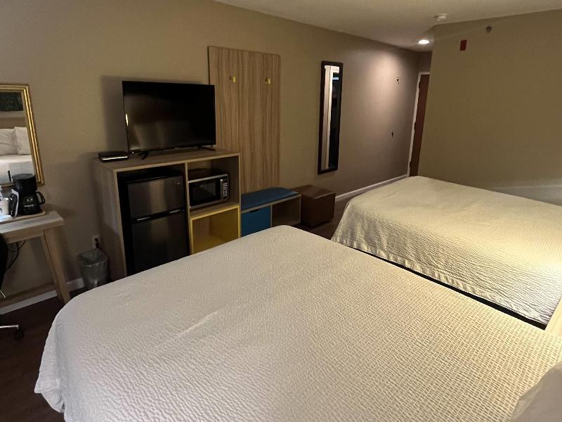 Days Inn & Suites by Wyndham Cuba image