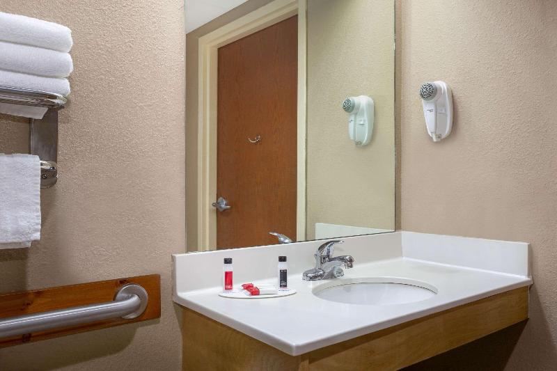 Days Inn & Suites by Wyndham Cuba image 5
