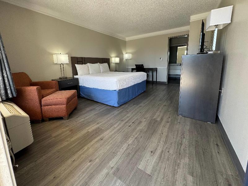 Days Inn by Wyndham Georgetown image