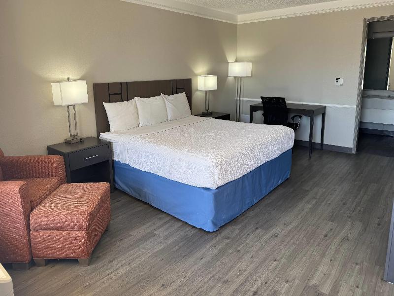 Days Inn by Wyndham Georgetown image