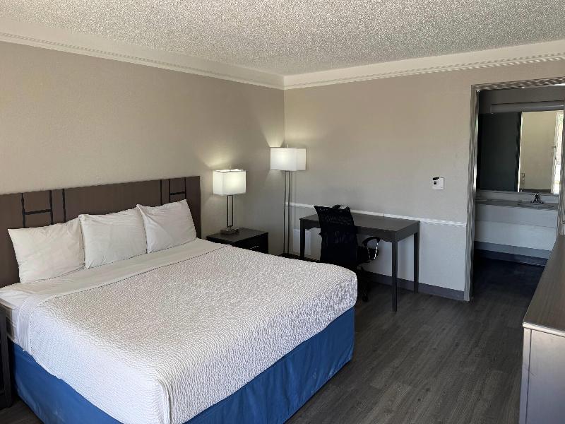 Days Inn by Wyndham Georgetown image