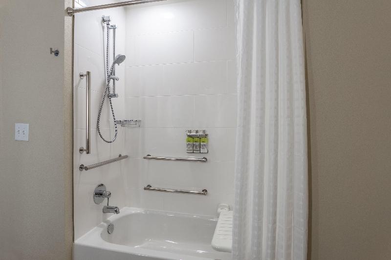 Candlewood Suites Fargo South – Medical Center photo 11