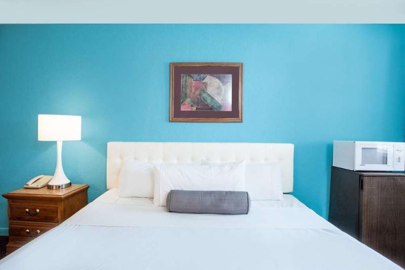 Boardwalk Hammock Inn & Suites Wildwood Beach Hote image