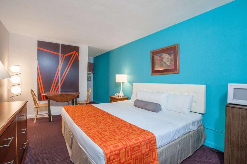 Boardwalk Hammock Inn & Suites Wildwood Beach Hote image