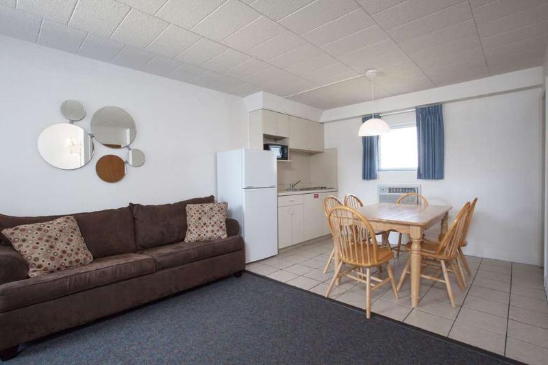 Boardwalk Hammock Inn & Suites Wildwood Beach Hote image