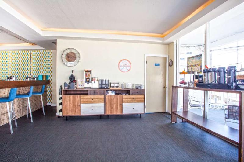 Boardwalk Hammock Inn & Suites Wildwood Beach Hote image