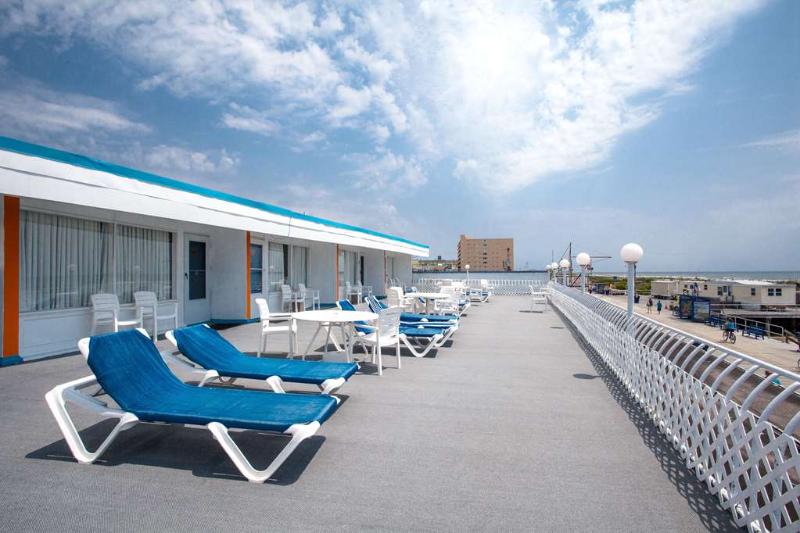 Boardwalk Hammock Inn & Suites Wildwood Beach Hote image