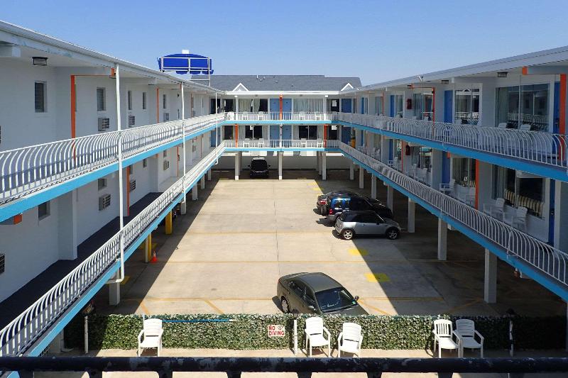 Boardwalk Hammock Inn & Suites Wildwood Beach Hote image