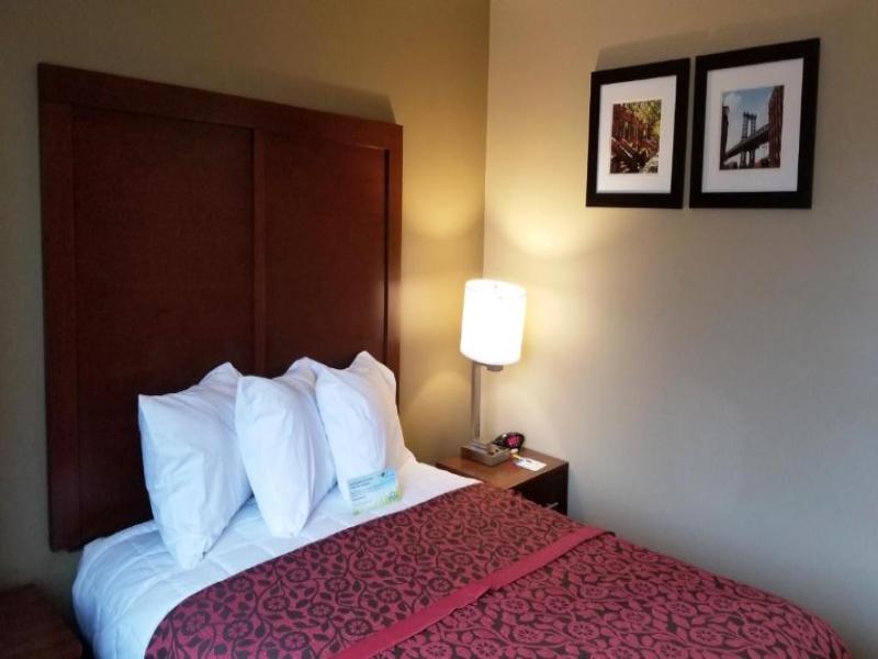 Days Inn by Wyndham Brooklyn Marine Park image