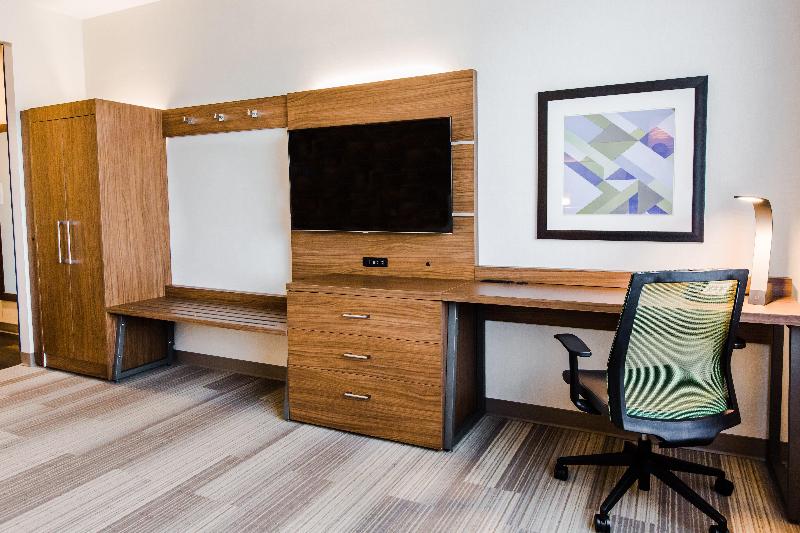 Holiday Inn Express and Suites West Edmonton-Mall image