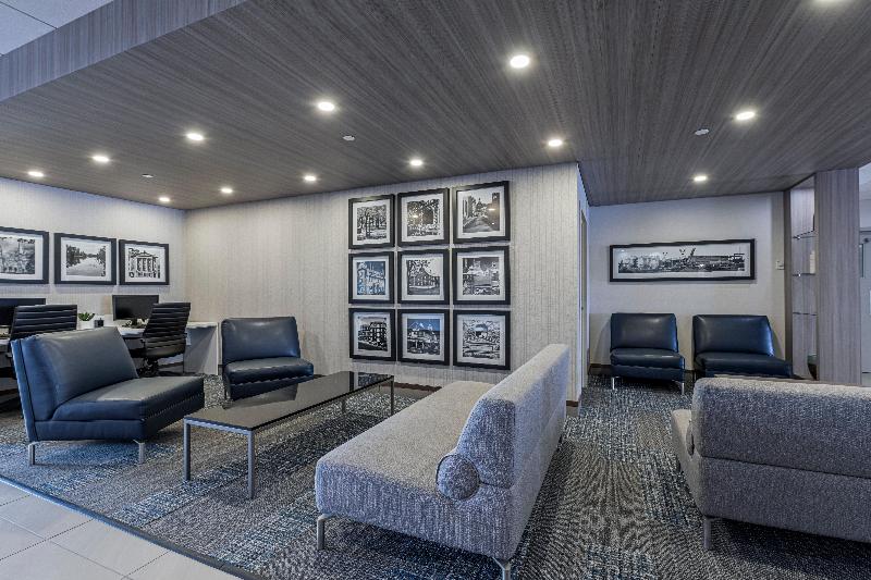 Holiday Inn Express and Suites Saint - Hyacinthe