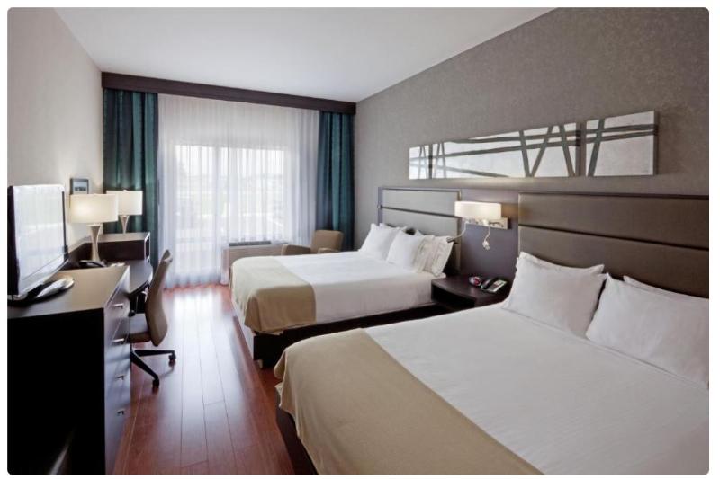 Holiday Inn Express and Suites Saint - Hyacinthe