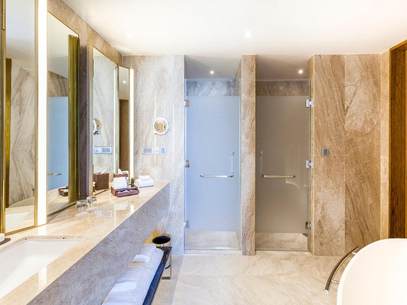 Crowne Plaza Vientiane image