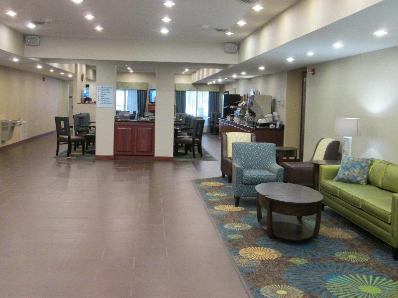 Holiday Inn Express Newell-Chester WV