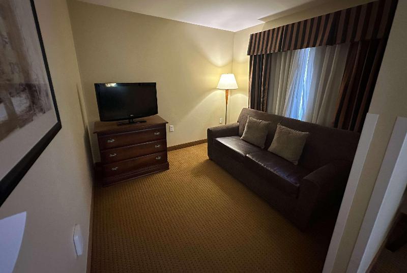 Wingate By Wyndham Newell image