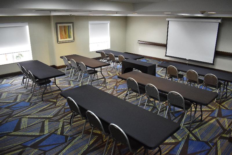 Holiday Inn Express and Suites Caryville image