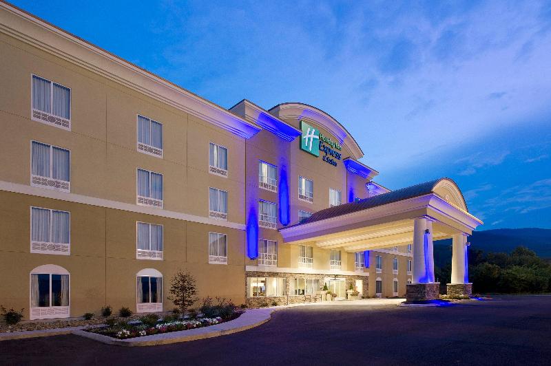Holiday Inn Express and Suites Caryville image