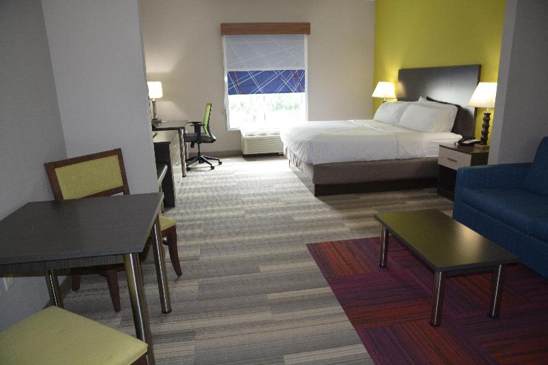 Holiday Inn Express and Suites Caryville image