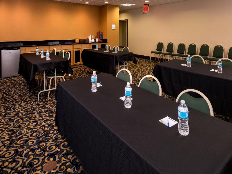 Holiday Inn Express And Suites Bucyrus image