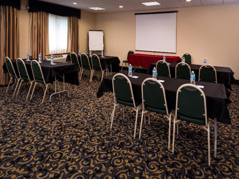 Holiday Inn Express And Suites Bucyrus image