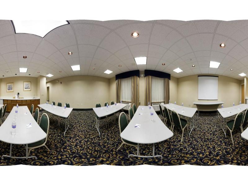 Holiday Inn Express And Suites Bucyrus image