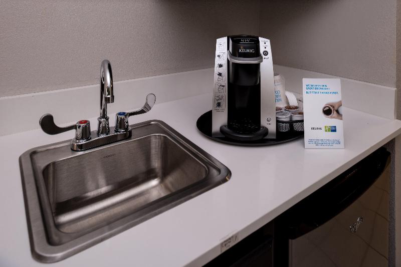 Holiday Inn Express And Suites Bucyrus image
