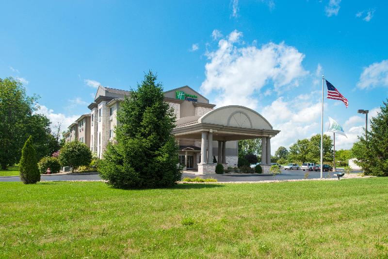 Holiday Inn Express And Suites Bucyrus image