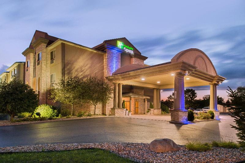 Holiday Inn Express And Suites Bucyrus image