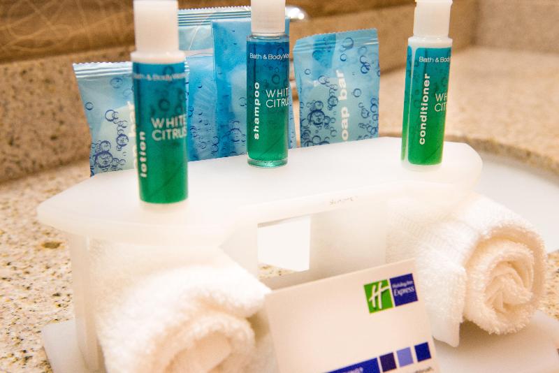 Holiday Inn Express And Suites Bucyrus image