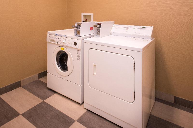 Holiday Inn Express And Suites Bucyrus image