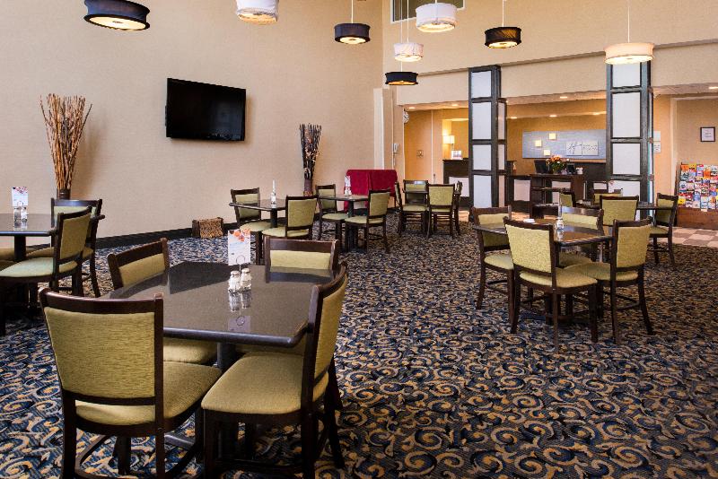 Holiday Inn Express And Suites Bucyrus image