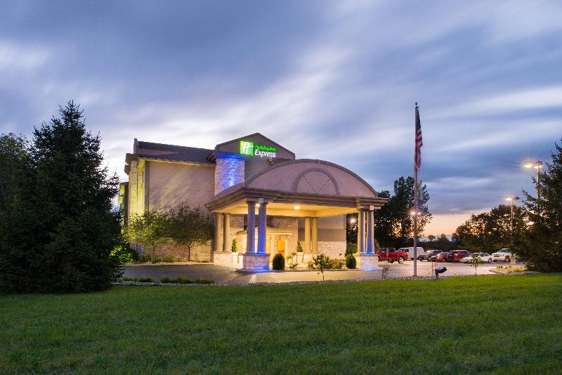 Holiday Inn Express And Suites Bucyrus image