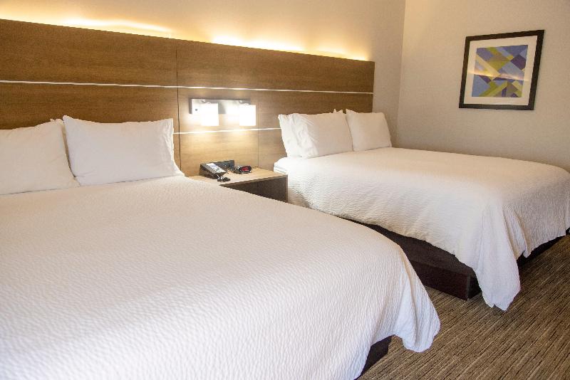 Holiday Inn Express Marshfield (Springfield Area) image 10