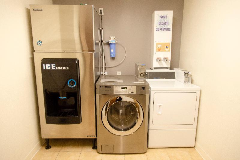 Holiday Inn Express Marshfield (Springfield Area) image