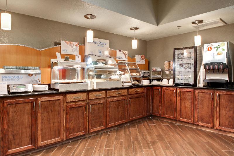 Holiday Inn Express Marshfield (Springfield Area) image 6