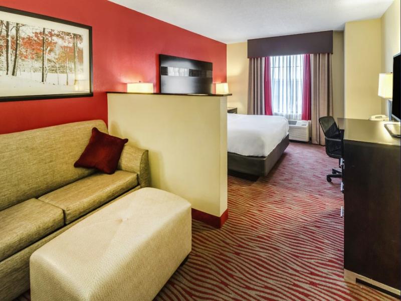 Holiday Inn Express & Suites Vinita By IHG image