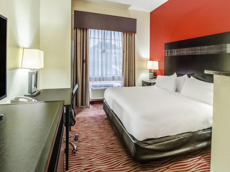 Holiday Inn Express & Suites Vinita By IHG image